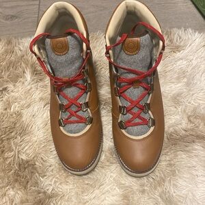 Like new Cole Haan shoe in cognac / luggage color Waterproof